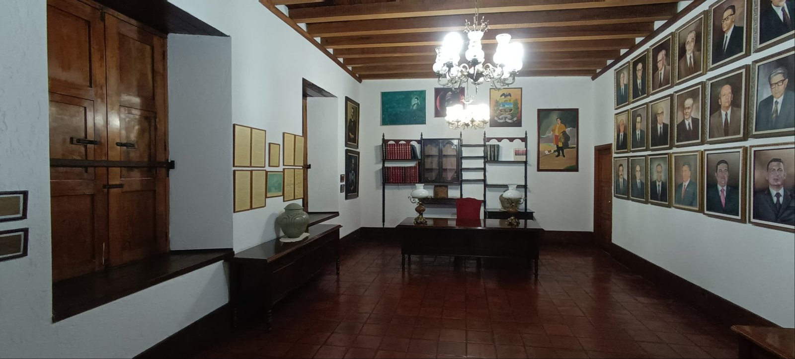 Patio interior con fuente de la casona